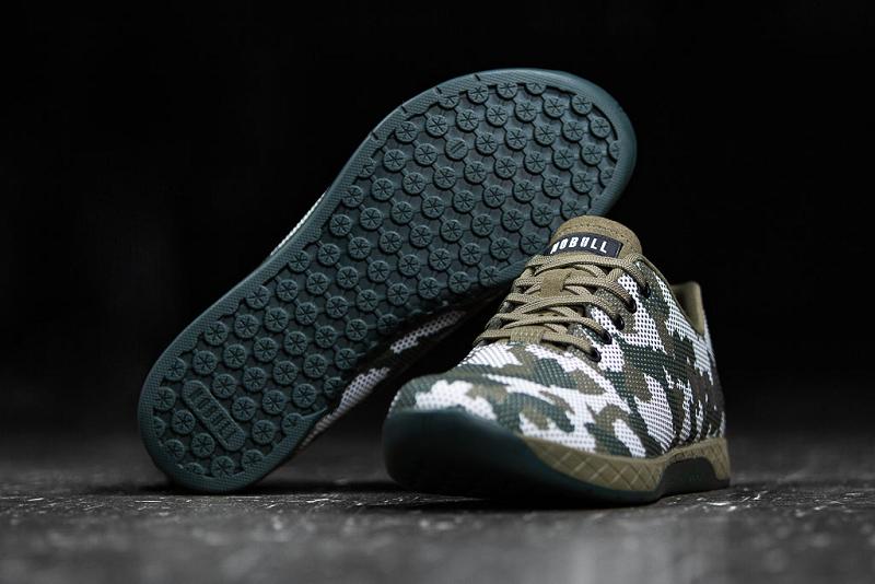 Men's Nobull Field Camo Trainers Camo | SG J2217P